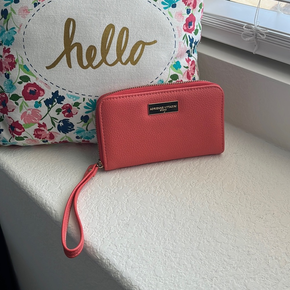 Coral clutch